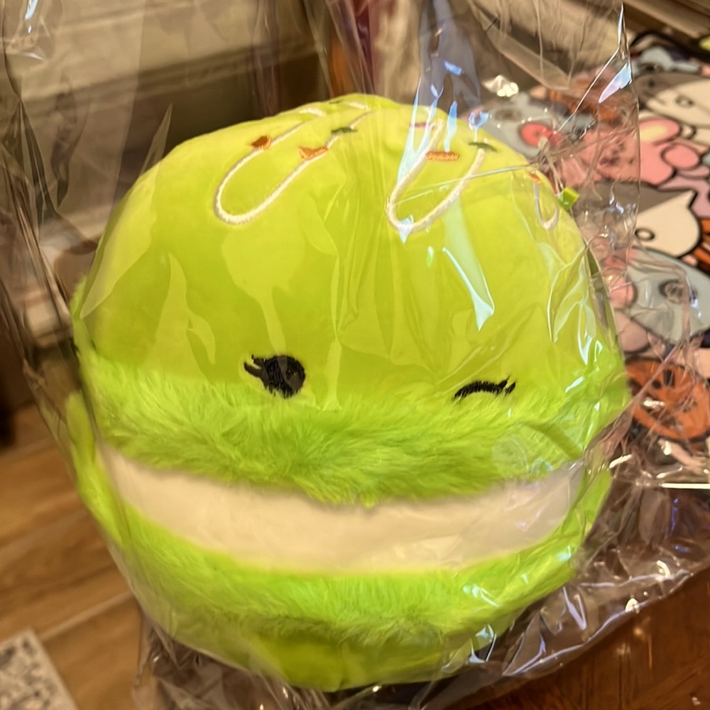Squishmallows *Rare* Donnelly The Macaron (7.5 in)